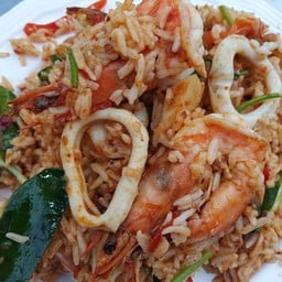 ข้าวผัดต้มยำทะเล