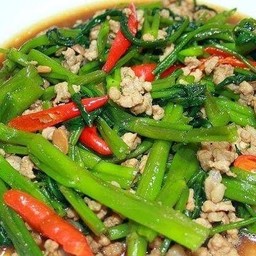 ผัดผักบุ้ง(กับข้าว)