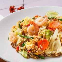 ผัดมาม่าทรงเครื่อง