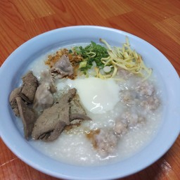 โจ๊กหมู ไข่ ตับ ไส้