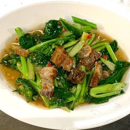 คะน้าหมูกรอบ