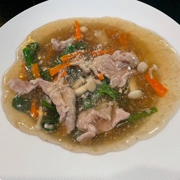 ราดหน้าเนื้อ