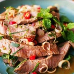 พล่าเนื้อ