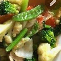 ผัดผักรวมมิตรผัดปลาเค็ม