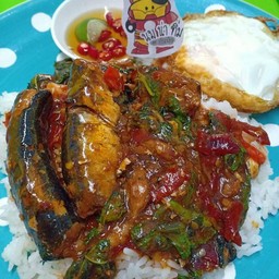 ข้าวกระเพราปลากระป๋อง