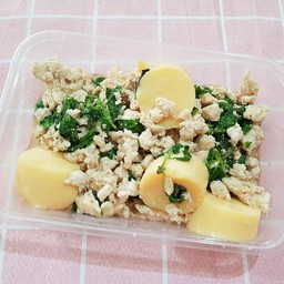 กับข้าว กะเพราะเต้าหู้ไก่สับ