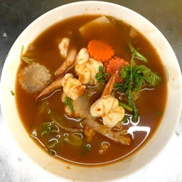 แกงส้มกุ้งผักรวม