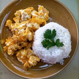 ปลาวาฬก๋วยจั๊บญวน ใต้คอนโดกัลปพฤกษ์(ถนนมะลิวัลย์)
