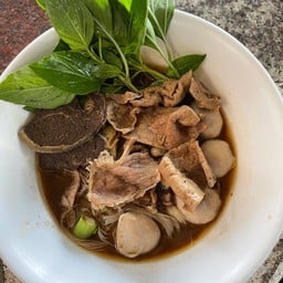 โซเฟียก๋วยเตี๋ยวเนื้อตุ๋น มอเตอร์เวย์