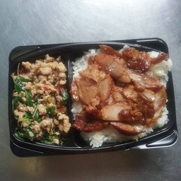 ข้าวคอหมูย่าง+ผัดกระเพราหมู