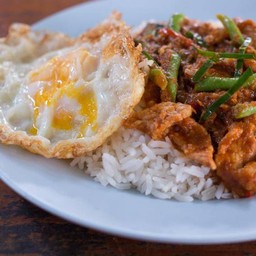 พริกแกงไก่ราดข้าว(ไม่มีไข่ดาว)