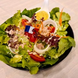 ทูน่าสลัด