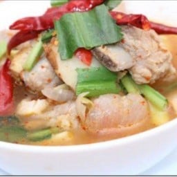 ต้มกระดูกอ่อนหมูใส่ไข่