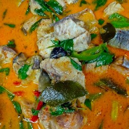 แกงปลาสวาย