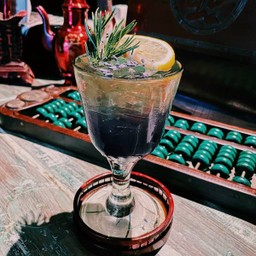 หานอี้ซิน