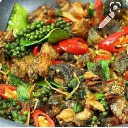 กบทอดผัดฉ่า