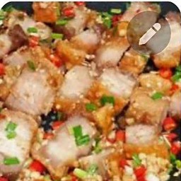 หมูกรอบผัดพริกเกลือ