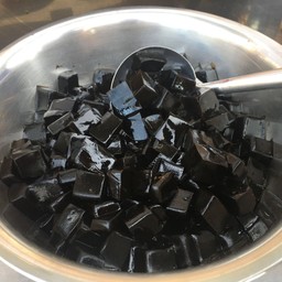 เฉาก๊วยในน้ำเชื่อม