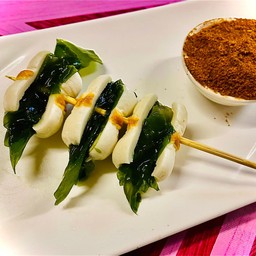 ปลาหมึกหลอดยัดไส้สาหร่ายวากาแมะ