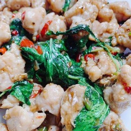 ข้าวกะเพราหมูเด้ง