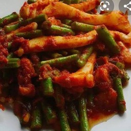 พริกแกงปลาหมึก