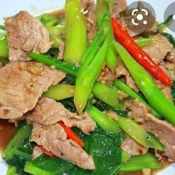 คะน้าหมูชิ้น