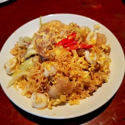 ผัดมาม่า