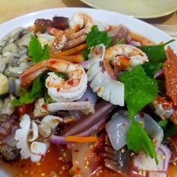 ร้านยำทะเล เจ๊หมวย