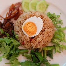 ข้าวผัดน้ำพริกลงเรือ