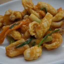 หมึกผัดไข่เค็ม