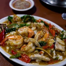 ผัดฉ่าทะเล