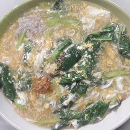 ราดหน้าหมูใส่ไข่