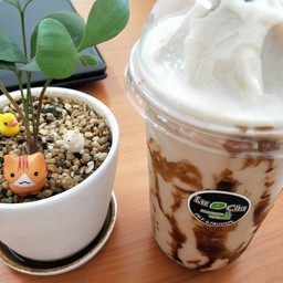 หอม หวาน ของความเข้ากันของนมสดและบราวน์ชูก้ารวมกัน