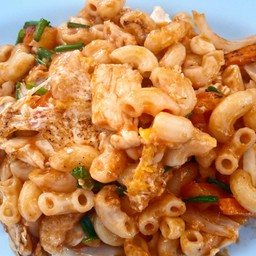 มักกะโรนีผัดซอสหมู