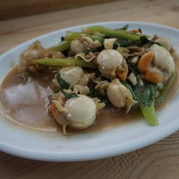 หอยเชลผัดใบโหระพา