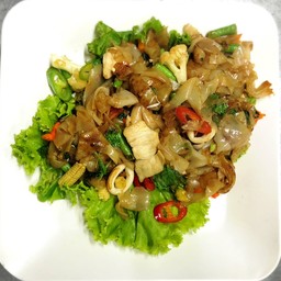 ก๋วยเตี๋ยวผัดขี้เมา