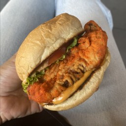 เบอร์เกอร์ไก่กรอบเผ็ด