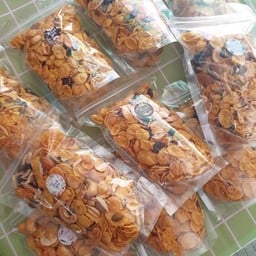 วาฟเฟิลนมสด ขนมของเธอ
