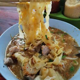 ก๋วยเตี๋ยวหมูต้มยำ พิเศษ