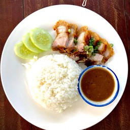 ข้าวหมูกรอบ