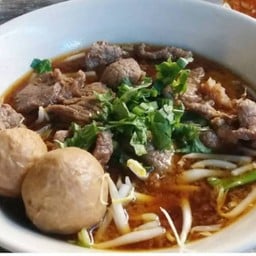 ก๊ะมีนาก๋วยเตี๋ยวเนื้อเปื่อย