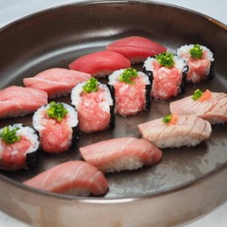 ซูชิปลาทูน่ารวม