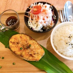 ข้าวแซลมอนย่างซอสเทอริยากิ