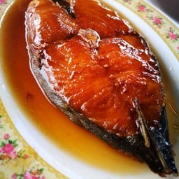 ปลาอินทรีย์ทอดน้ำปลา