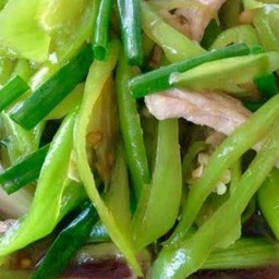 พริกอ่อนหมูชิ้น