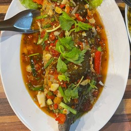 ปลากะพงราดพริก