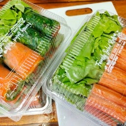Family salad rolls