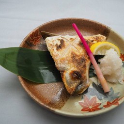 แก้มปลาฮามาจิ ย่างเกลือ หรือ ย่างซีอิ้ว