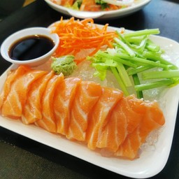 แซลมอนซาซิมิ