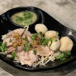 โก๋บูท ลวกจิ้มหมูล้วน